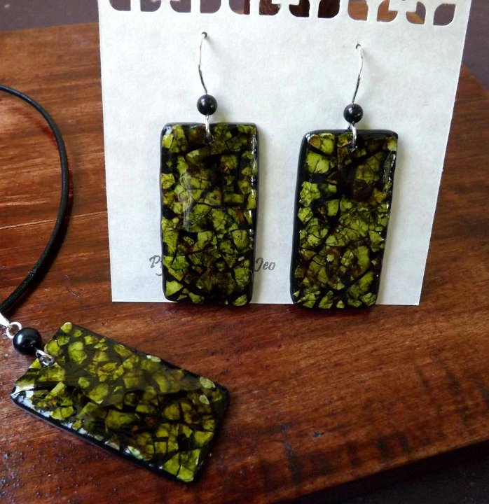 Green Rectangles Earrings and Pendant Eggshell Mosaic Jewelry by So Jeo